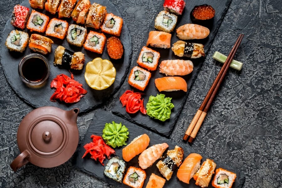 Fisk, skaldyr, kød vs vegansk sushi i Danmark